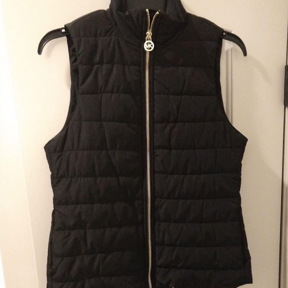 *FINAL SALE* Michael Kors Lightweight Puffer Vest. - Picture 1 of 8